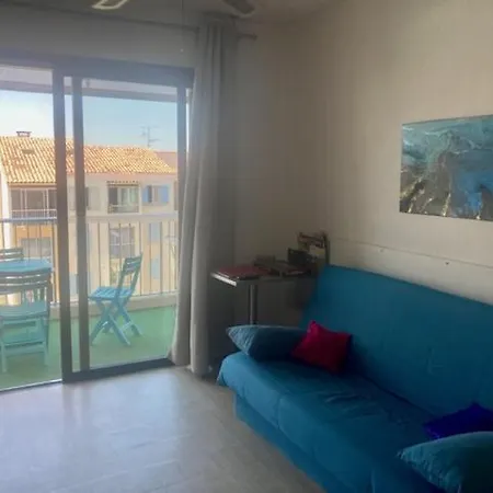 Joli Au Lagon Bleu דירה